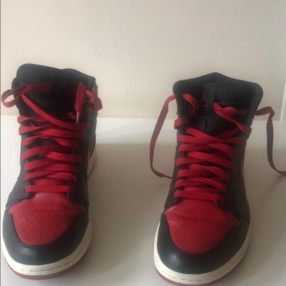 Jordan 1 black and red